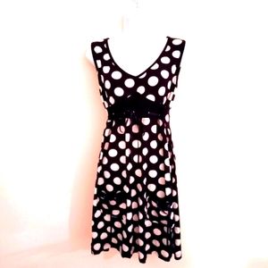 NWT🎁FREE GIFT IS INCLUDED 🎁 Polka Dot Summer Stretchable Dress w Satin Lace